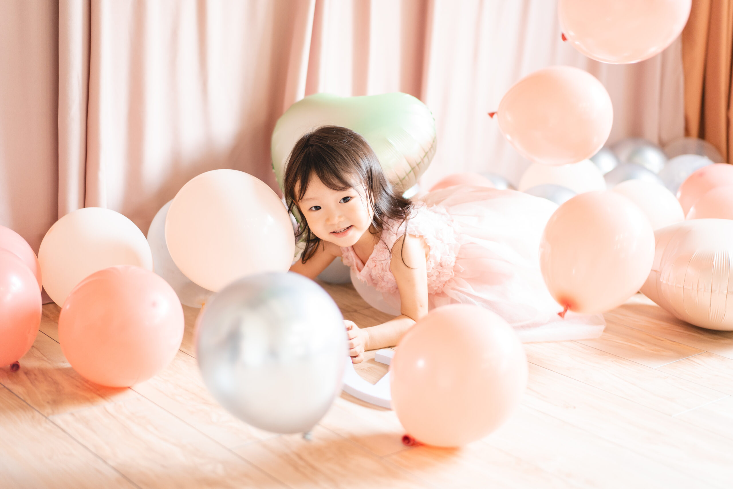 ｜Pink｜Balloon Drop Photo